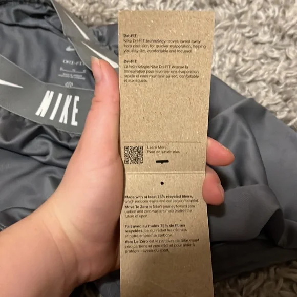 Nike Girls Training Shorts NWT - Picture 5 of 5